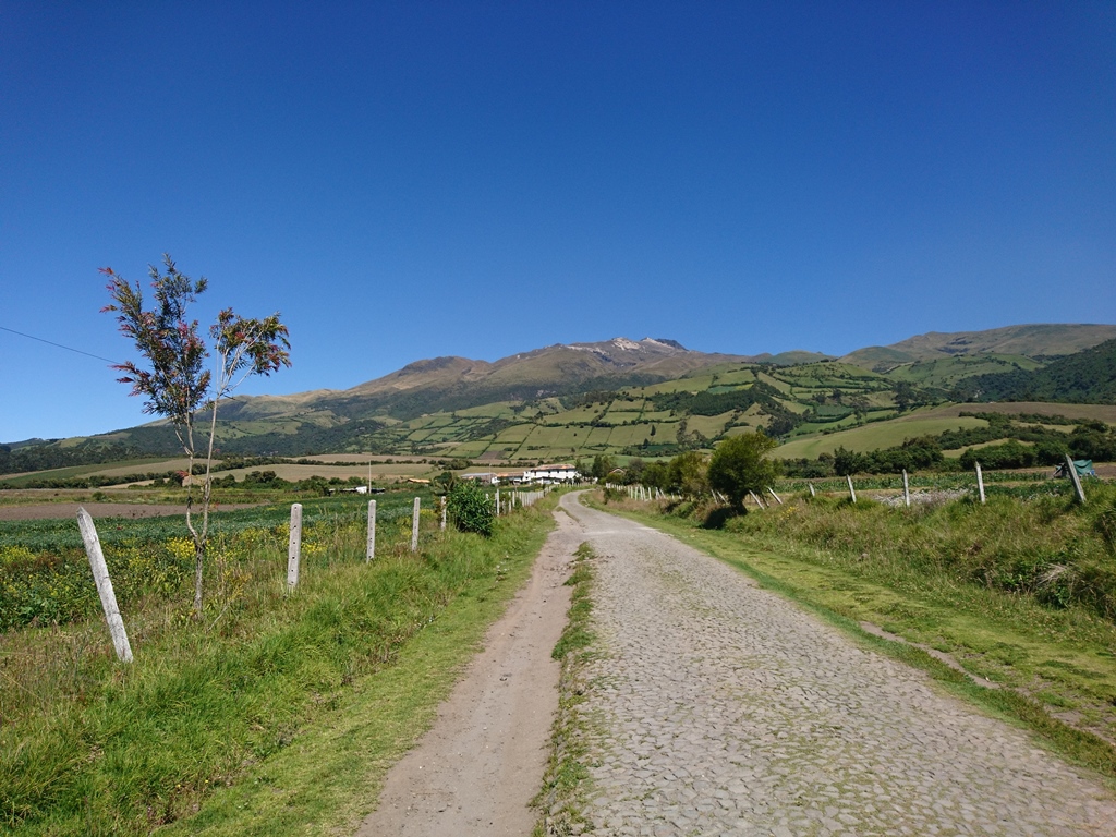 1 day tour to Guagua Pichincha Volcano | Ecuventure