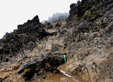 Ruco Pichincha, rocas antes de la cumbre