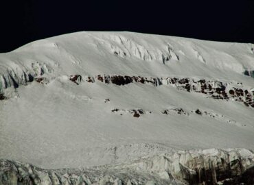 Volcán Chimborazo, glaciar bajo la cumbre Veintimilla